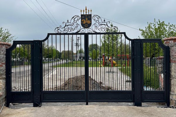 Ferforje Villa Kapısı